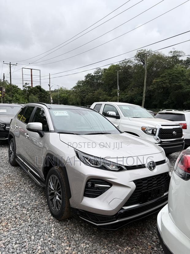 New Toyota RAV4 2023 Gold