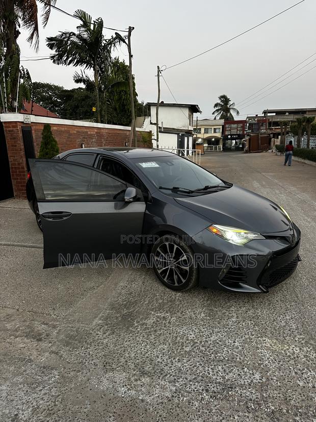 Toyota Corolla SE 4dr Sedan (1.8L 4cyl CVT) 2017 Gray