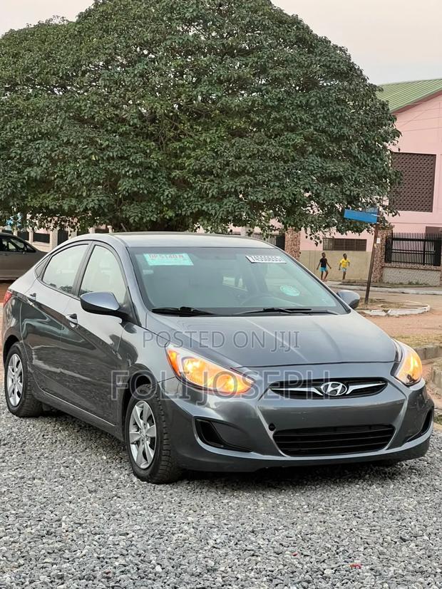 Hyundai Accent SE Sedan 2017 Silver