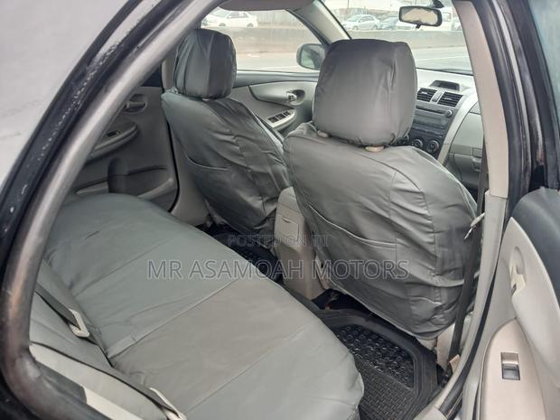 Toyota Corolla LE 4dr Sedan (1.8L 4cyl 4A) 2013 Black