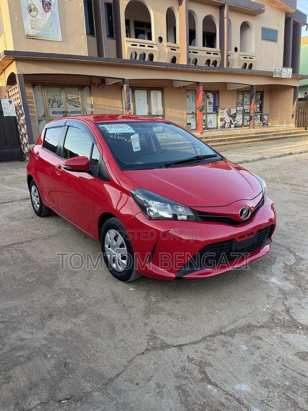 Toyota Vitz 1.3 FWD 5dr 2015 Red