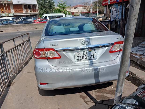 Toyota Corolla LE 4dr Sedan (1.8L 4cyl 4A) 2013 Silver