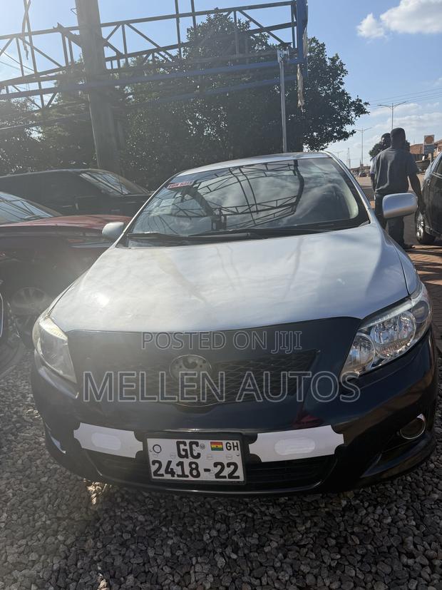 Toyota Corolla LE 4dr Sedan (1.8L 4cyl 4A) 2010 Silver