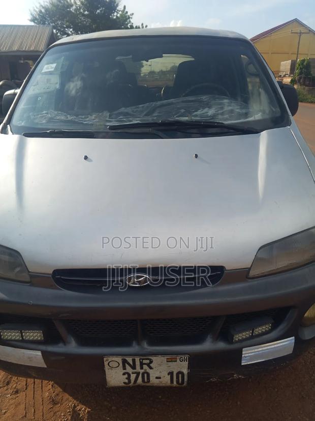 Hyundai H200 2010 Gray