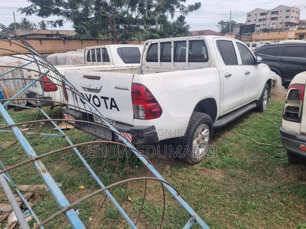 Toyota Hilux Revo Double Cab Deisel 2.8 AWD 2017 White
