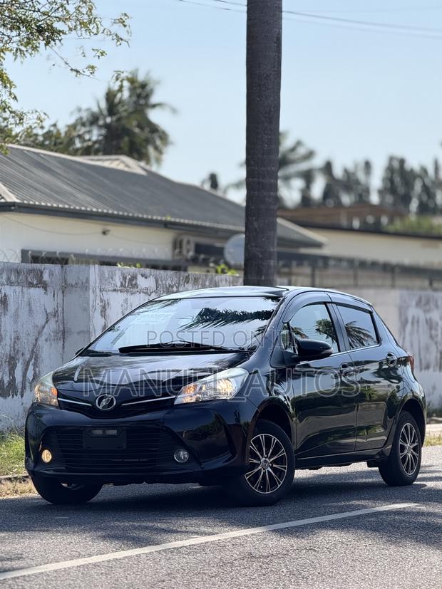 Toyota Vitz 2014 Black