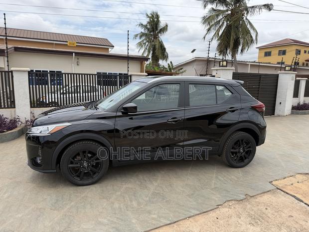 Nissan Kicks SV 2023 Black