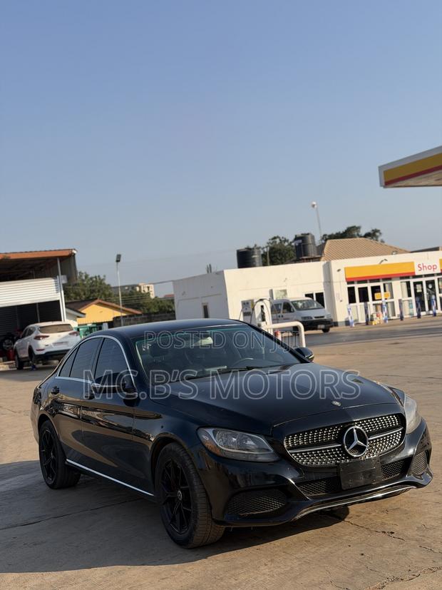 Mercedes-Benz C300 2016 Black