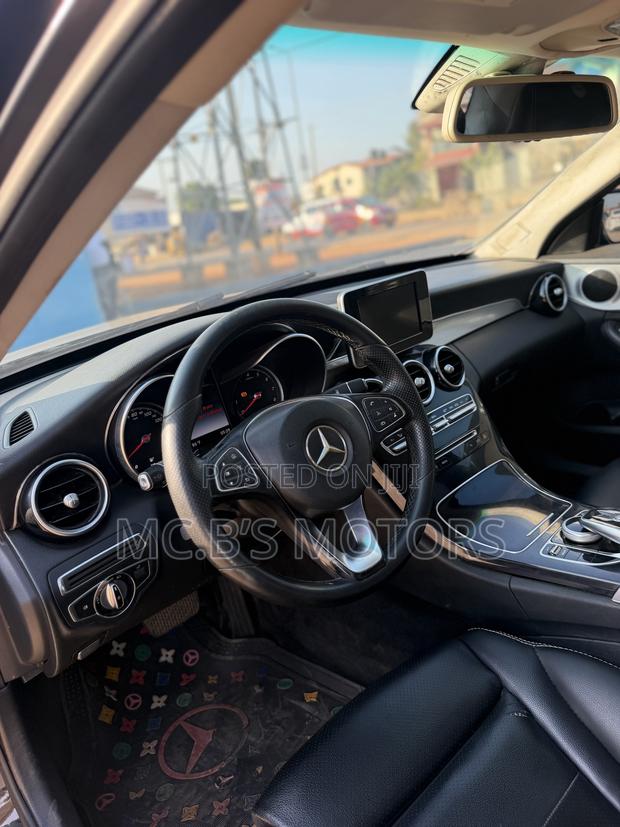 Mercedes-Benz C300 2016 Black