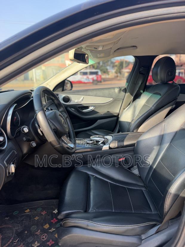 Mercedes-Benz C300 2016 Black