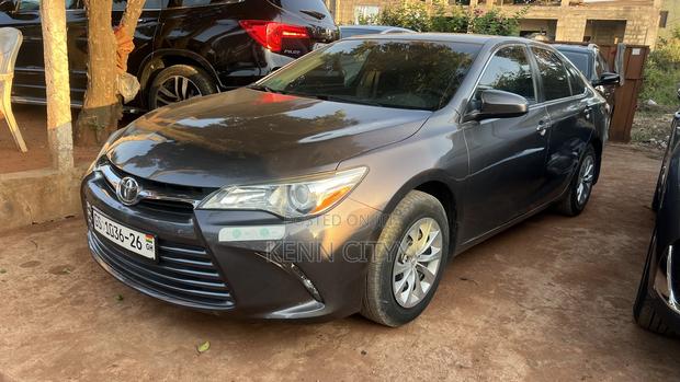 Toyota Camry LE 4dr Sedan (2.5L 4cyl 6A) 2016 Gray
