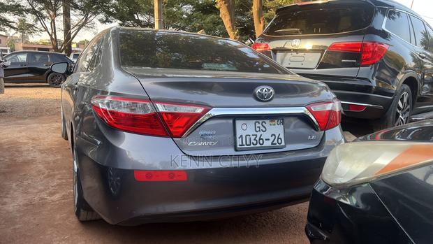 Toyota Camry LE 4dr Sedan (2.5L 4cyl 6A) 2016 Gray