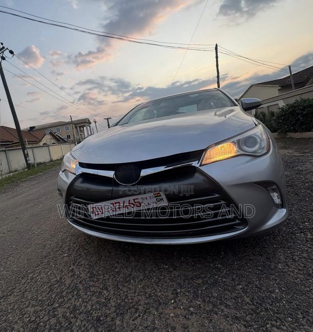 Toyota Camry LE 4dr Sedan (2.5L 4cyl 6A) 2015 Gray