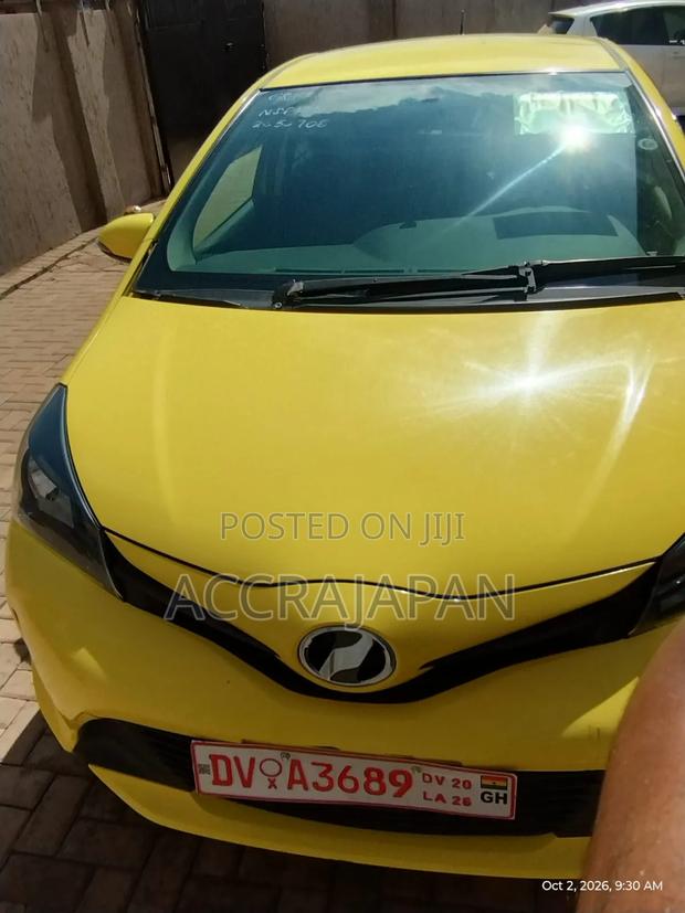 Toyota Vitz 1.3 AWD 5dr 2015 Yellow