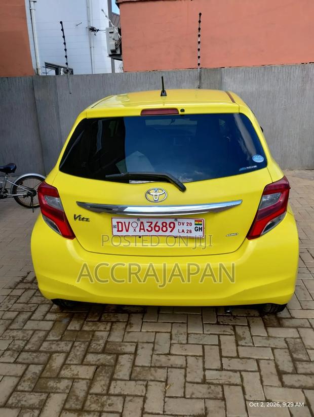 Toyota Vitz 1.3 AWD 5dr 2015 Yellow