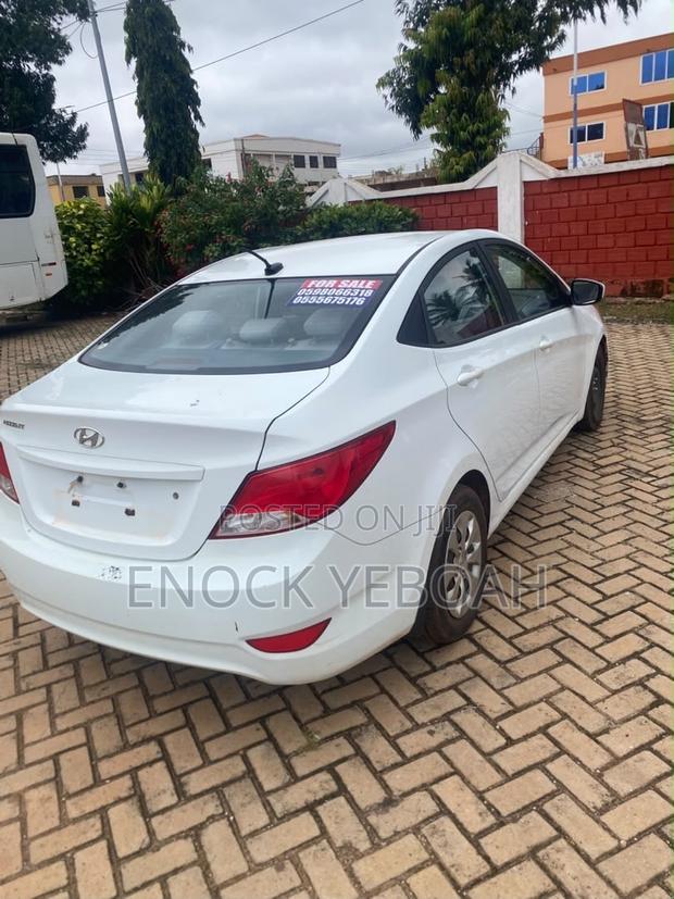 Hyundai Accent SE Sedan 2016 White