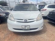 Toyota Sienna 2010 White for sale
