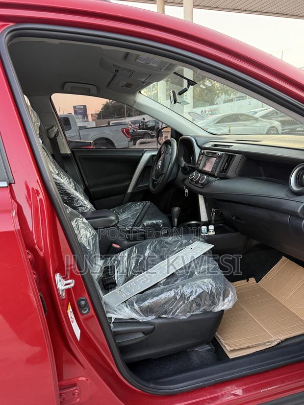 Toyota RAV4 LE AWD (2.5L 4cyl 6A) 2016 Red