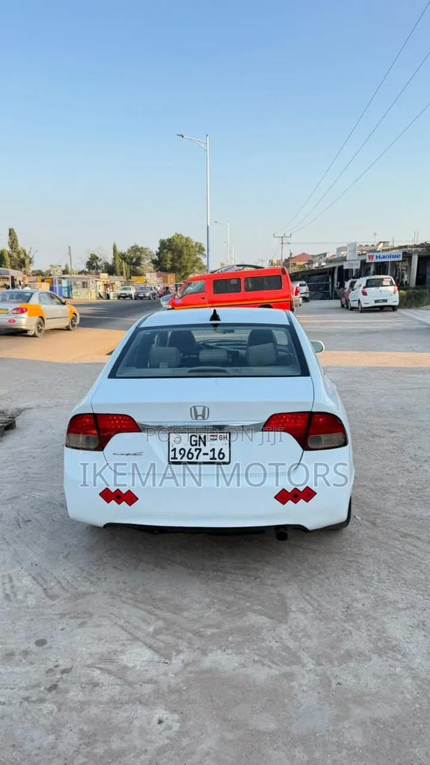 Honda Civic DX Sedan 2010 White