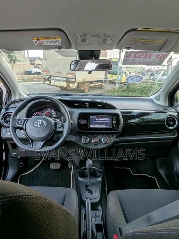 Toyota Vitz 1.3 FWD 5dr 2016 Black