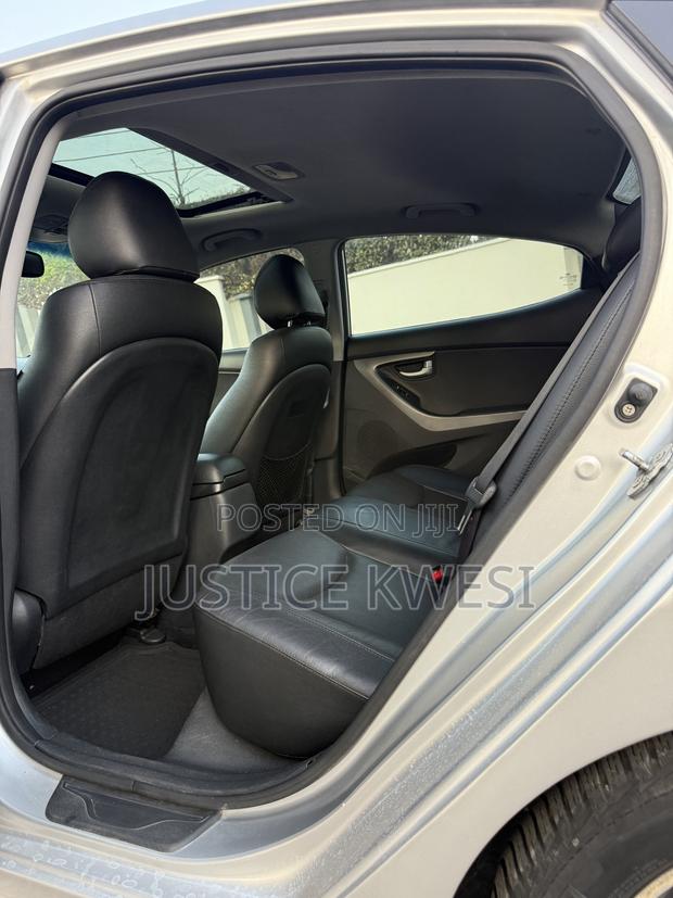 Hyundai Elantra Limited Sedan FWD (1.8L 4cyl 6A) 2013 Silver