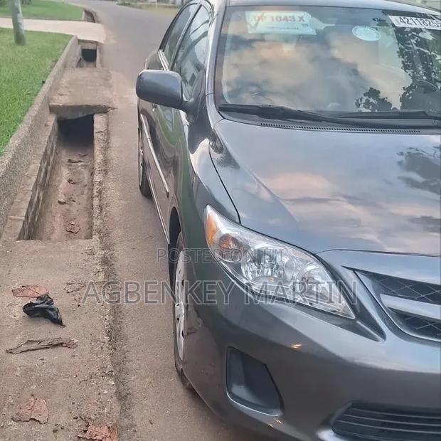 Toyota Corolla LE 4dr Sedan (1.8L 4cyl 4A) 2012 Gray