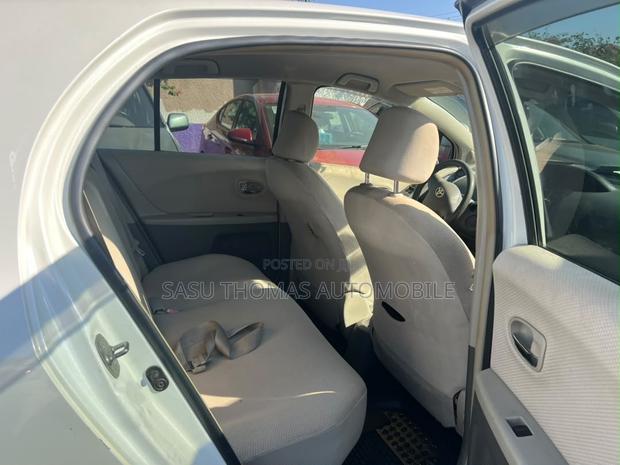 Toyota Vitz 2010 White