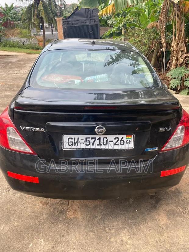 Nissan Versa 2014 Black