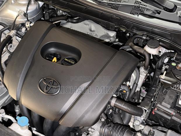 Toyota Yaris L Sedan 4dr 2019 Silver