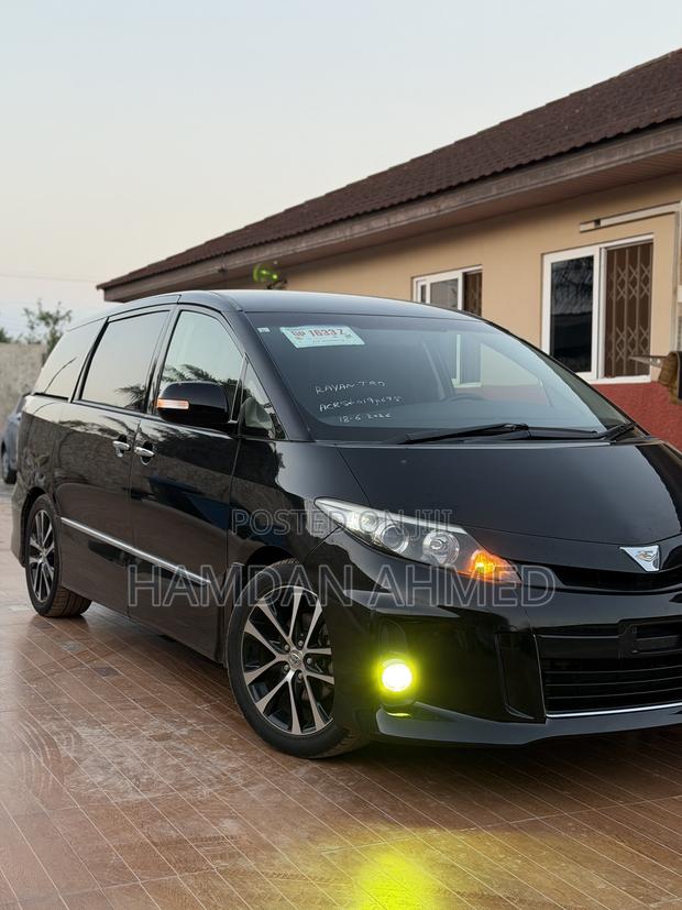 Toyota Estima 2015 Black