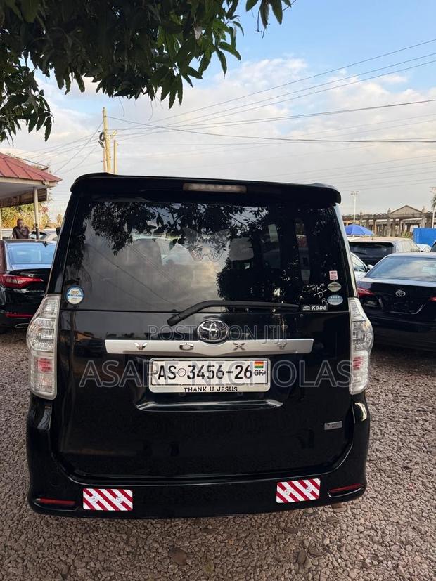 Toyota Voxy 2013 Black