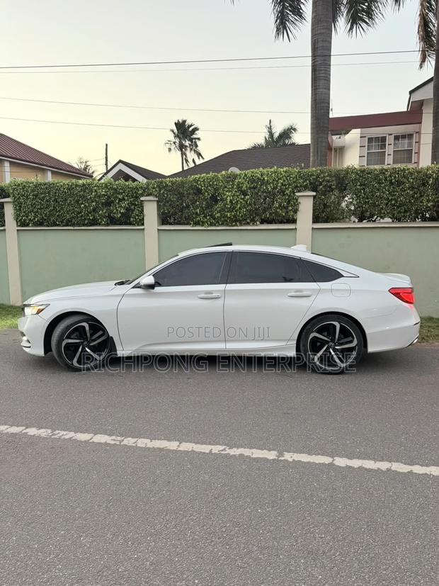 Honda Accord Sport (2.0L 4cyl Turbo 10A) 2019 White