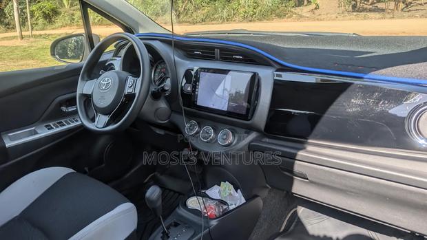 Toyota Vitz 1.3 FWD 5dr 2015 Black