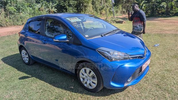 Toyota Vitz 1.3 FWD 5dr 2015 Blue