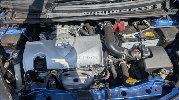 Toyota Vitz 1.3 FWD 5dr 2015 Blue