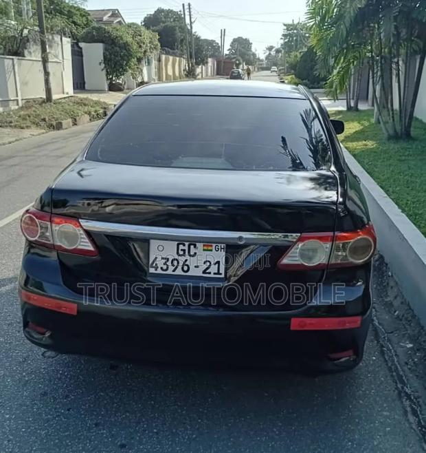 Toyota Corolla LE 4dr Sedan (1.8L 4cyl 4A) 2013 Black