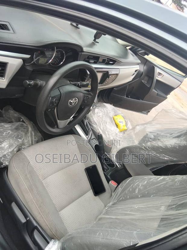 Toyota Corolla 2016 Gray