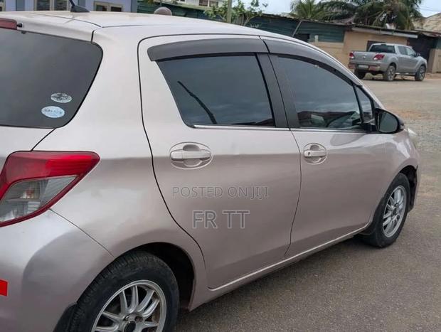 Toyota Vitz 2013 Pearl