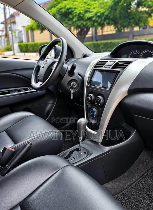 Toyota Corolla 2012 White