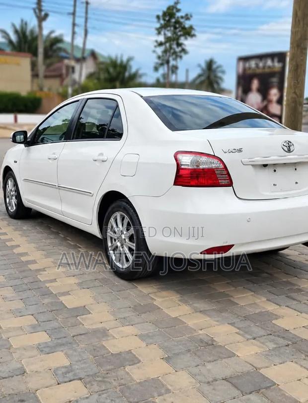 Toyota Corolla 2012 White