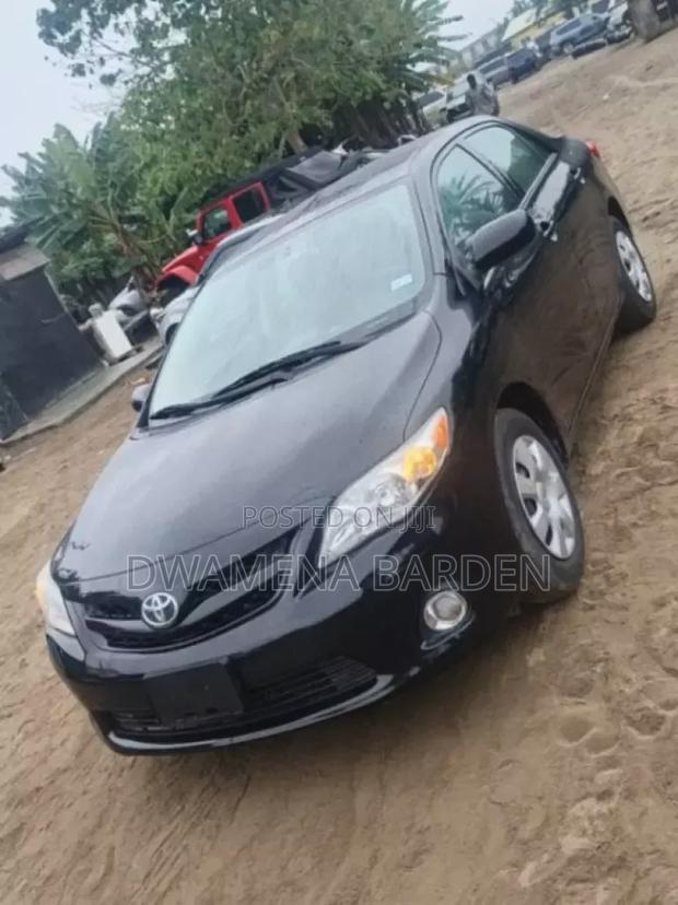 Toyota Corolla 2012 Black