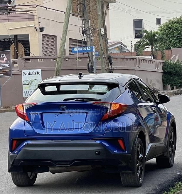 Toyota C-HR 2021 Blue