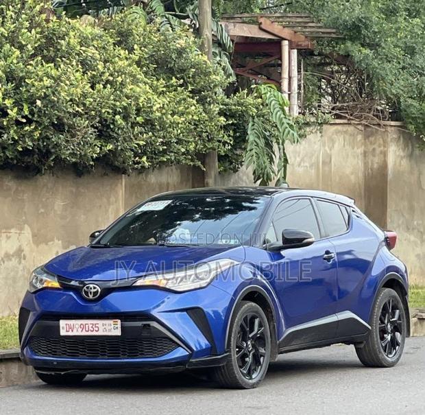 Toyota C-HR 2021 Blue