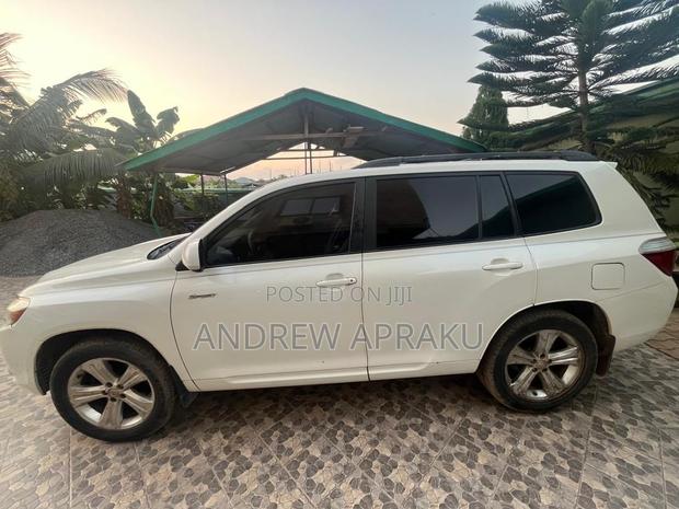 Toyota Highlander Sport 2010 White