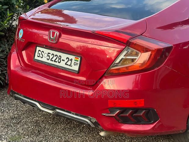 Honda Civic Type R Touring 4dr Hatchback (2.0L 4cyl) 2017 Red