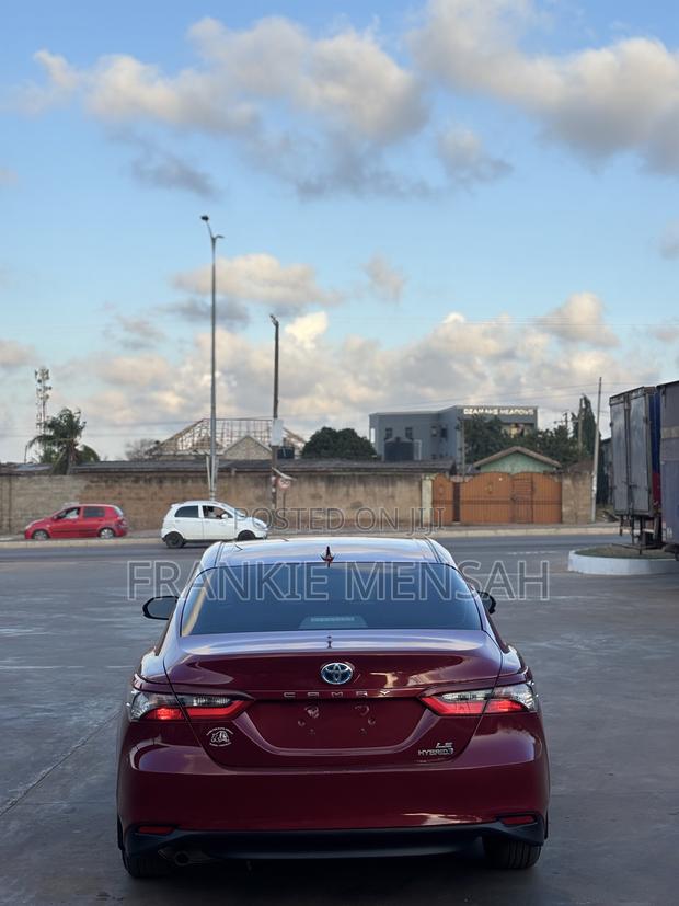 Toyota Camry LE 2022 Red