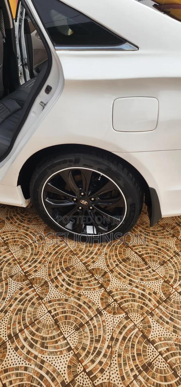 Hyundai Sonata GLS Sedan FWD (2.4L 4cyl 6A) 2013 White
