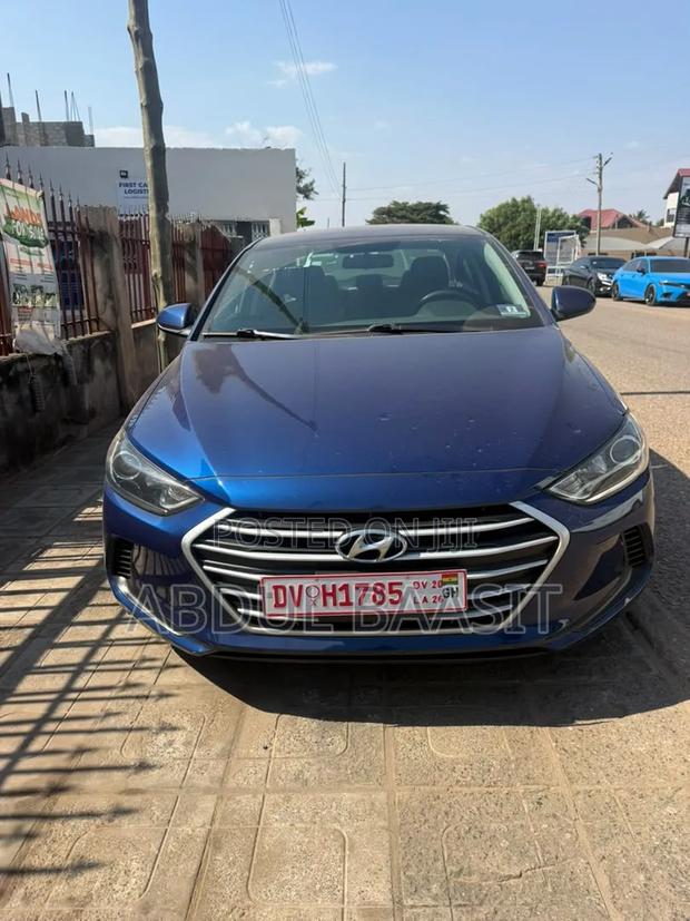 Hyundai Elantra Limited Sedan FWD (2.0L 4cyl 6A) 2017 Blue