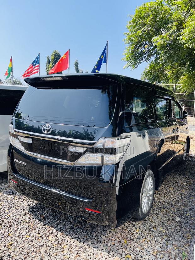 Toyota Vellfire Z 2.4 FWD 7-Seater 2013 Black