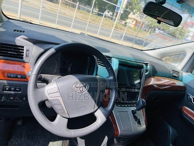 Toyota Vellfire Z 2.4 FWD 7-Seater 2013 Black